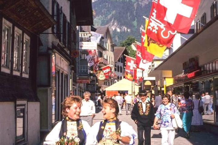 Lillian, 28 — Escort in Villeret, Switzerland