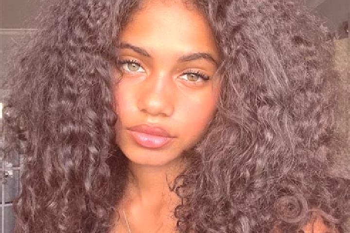 Lillian, 29, a black grey-eyed ebony companion based in Klobuky. Offering Deep French Kissing, CIM, 69. Available for incall and outcall, day and evening dates.