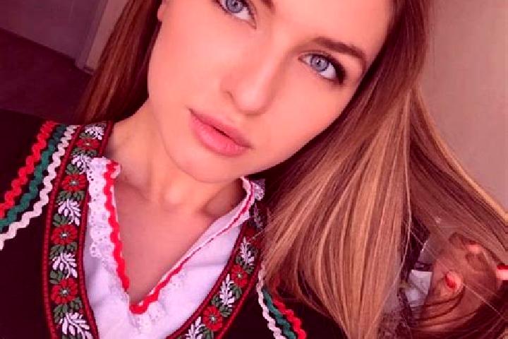 Lillian, 29, a brunette green-eyed slavic companion based in Valleggia. Offering Girlfriend Experience, Prostate Massage, Overnight. Available for incall and...