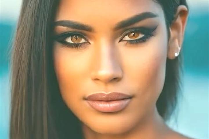 Lillian, 29, a red green-eyed latina companion based in Sierra Mojada. Offering Massage, Girlfriend Experience, Duos. Available for incall and outcall, day a...