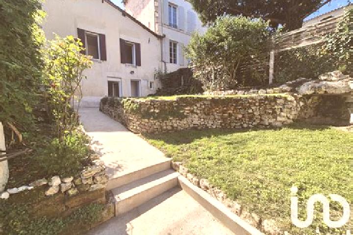 Lillian, 29 — Escort in Archiac, France