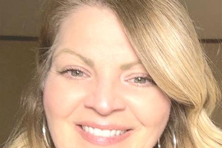 Lillian, 29 — Escort in Auxier, United States