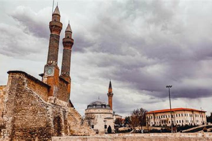Lillian, 29 — Escort in Sarkisla, Turkey