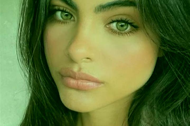Lillian, 30, a brunette dark-eyed caucasian companion based in Parvova. Offering A-Level, Erotic Massage, Roleplay, Fetish, Duos. Available for incall and ou...