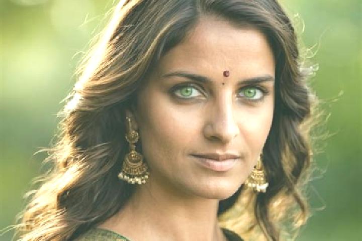Lillian, 30, a chestnut green-eyed indian companion based in Katzenthal. Offering BDSM, Duos. Available for incall and outcall, day and evening dates.