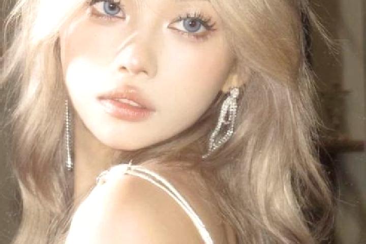 Lillian, 30, a platinum blonde grey-eyed asian companion based in Tlahuac. Offering Prostate Massage, Massage, Party Girl, Girlfriend Experience. Available f...