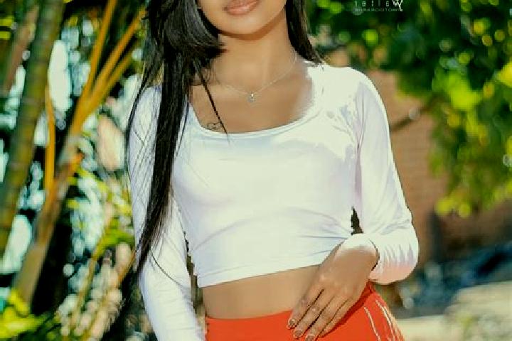 Lillian, 30 — Escort in Imerintsiatosika, Madagascar