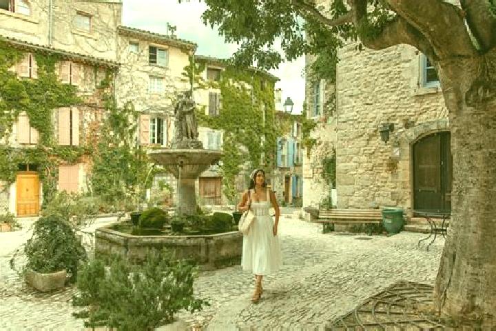 Lillian, 30 — Escort in Saignon, France