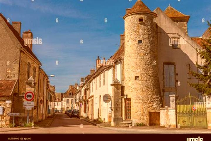 Lillian, 30 — Escort in Tannay, France