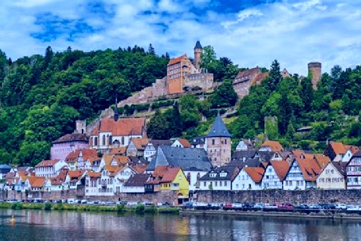 Lillian, 31 — Escort in Hirschhorn, Germany