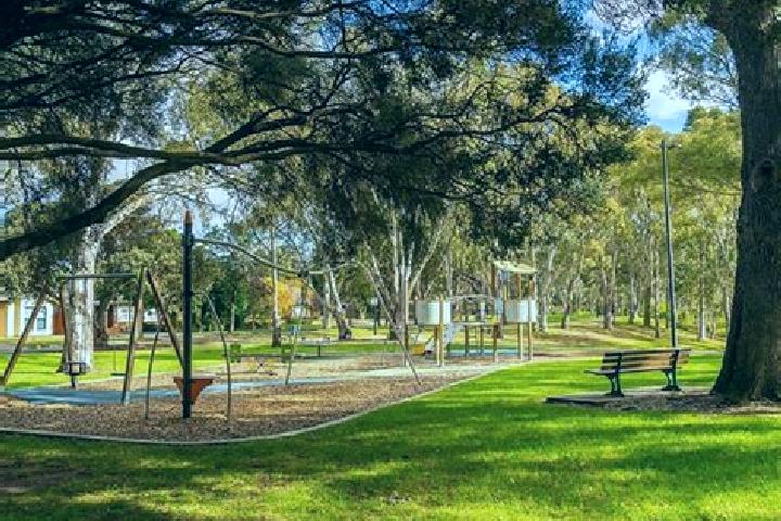 Lillian, 31 — Escort in Torrens Park, Australia