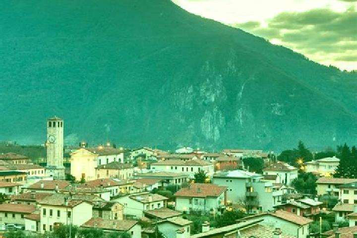 Lillian, 32, a red amber-eyed mixed companion based in Pove del Grappa. Offering GFE, 69, Fetish, Party Girl, OWO. Available for incall and outcall, overnigh...