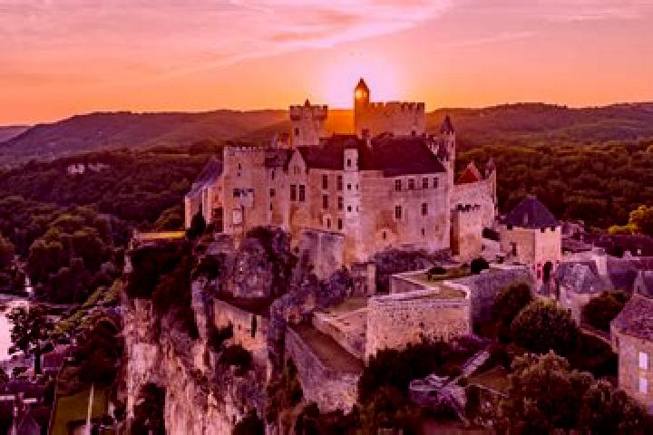 Lillian, 32 — Escort in Beynac-et-Cazenac, France
