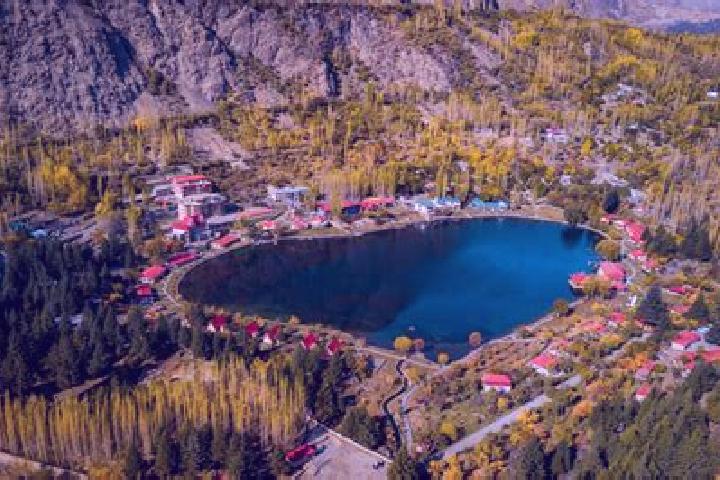 Lillian, 32 — Escort in Kalaswala, Pakistan
