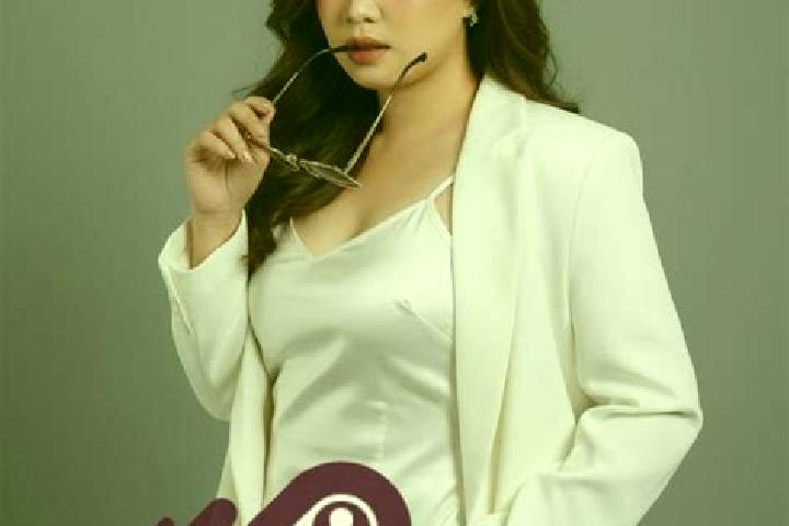 Lillian, 32 — Escort in Putussibau, Indonesia