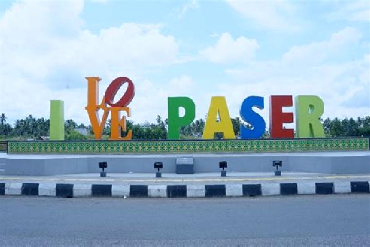 Lillian, 32 — Escort in Tana Paser, Indonesia