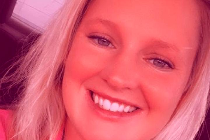 Lillian, 33, a blonde amber-eyed latina companion based in Kasterlee. Offering Erotic Massage, Travel Companion, 69, Domination, CIM. Available for incall an...