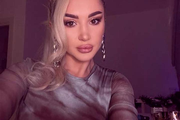 Lillian, 33, a blonde grey-eyed european companion based in Ust -Bol sheretsk. Offering Travel Companion, Duos, A-Level, Massage. Available for incall and ou...