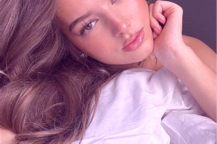 Lillian, 33, a chestnut amber-eyed latina companion based in Yolboyu. Offering Deep French Kissing, Fetish, Erotic Massage. Available for incall and outcall,...