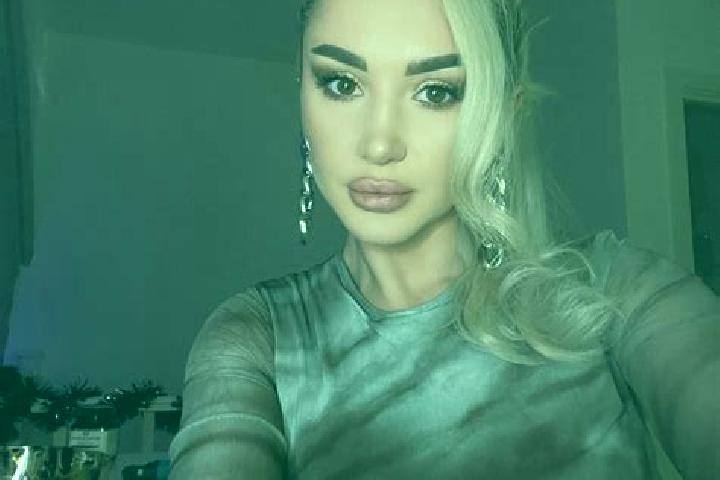 Lillian, 33, a chestnut blue-eyed latina companion based in Douglas. Offering Duos, Couples, GFE, Dinner Date, Girlfriend Experience. Available for incall an...