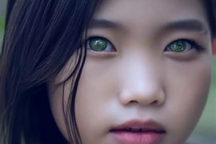 Lillian, 33, a red green-eyed asian companion based in Han Chey. Offering CIM, Roleplay, 69. Available for incall and outcall, day and evening dates.