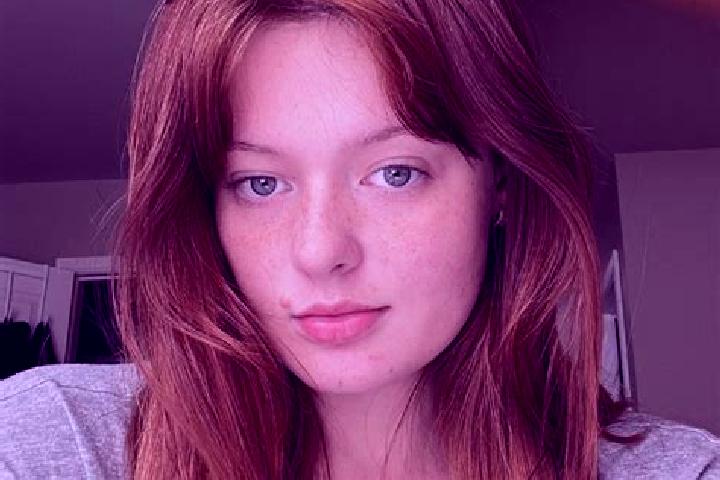 Lillian, 33, a red grey-eyed latina companion based in Potocelu. Offering GFE, A-Level, Prostate Massage, Erotic Massage. Available for incall and outcall, d...