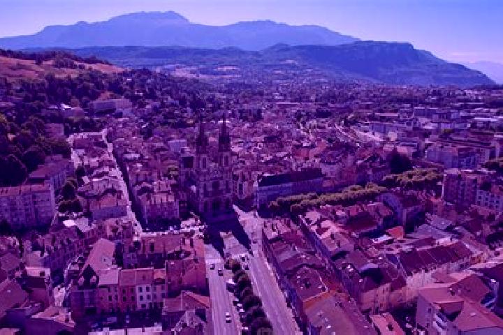 Lillian, 33 — Escort in Claix, France