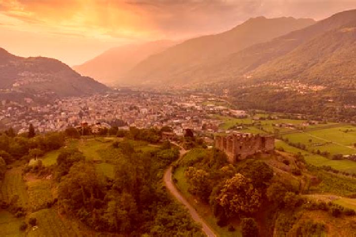 Lillian, 33 — Escort in Cosio Valtellino, Italy