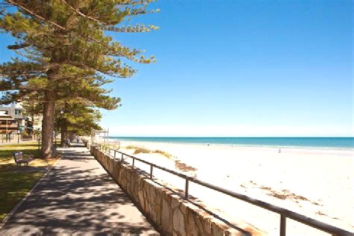 Lillian, 33 — Escort in Glenelg, Australia