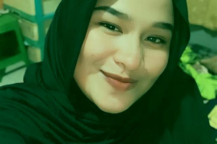 Lillian, 33 — Escort in Liang, Indonesia