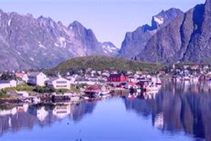 Lillian, 33 — Escort in Liknes, Norway