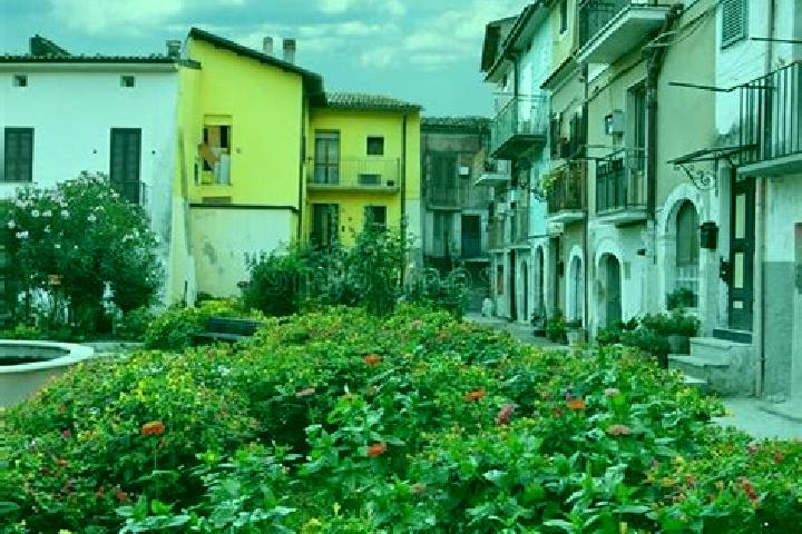Lillian, 33 — Escort in Taranta Peligna, Italy