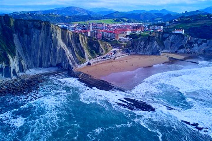 Lillian, 33 — Escort in Zumaia, Spain