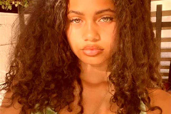 Lillian, 34, a brunette amber-eyed mixed companion based in Ouanani. Offering Party Girl, Domination, Tantra. Available for incall and outcall, overnight boo...