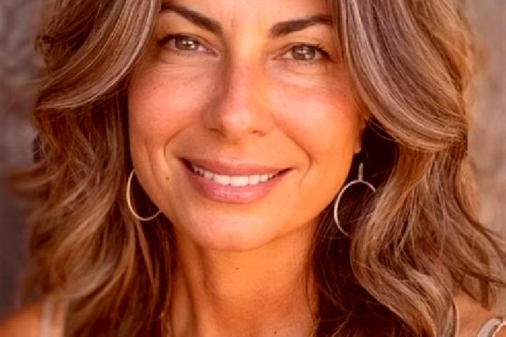 Lillian, 34, a brunette grey-eyed caucasian companion based in Barsana. Offering Deep French Kissing, Striptease, Girlfriend Experience, OWO. Available for i...