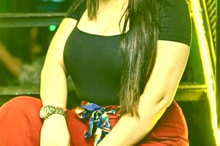 Lillian, 34 — Escort in Malini, Romania