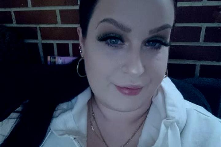 Lillian, 34 — Escort in Minieri, Romania