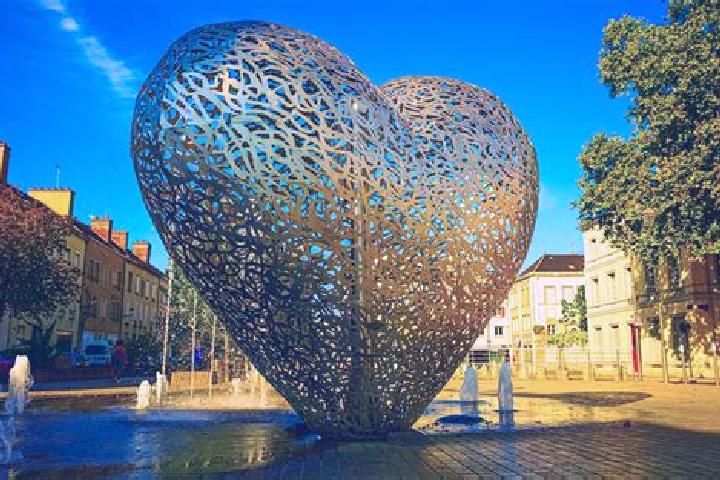 Lillian, 34 — Escort in Troyes, France