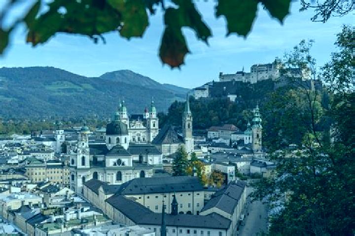 Lillian, 34 — Escort in Unterwagram, Austria