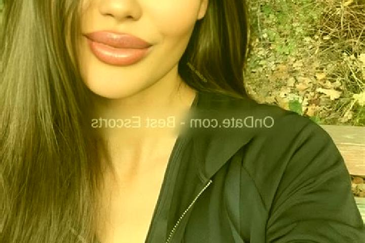 Lillian, 35 — Escort in Berkarat, Armenia
