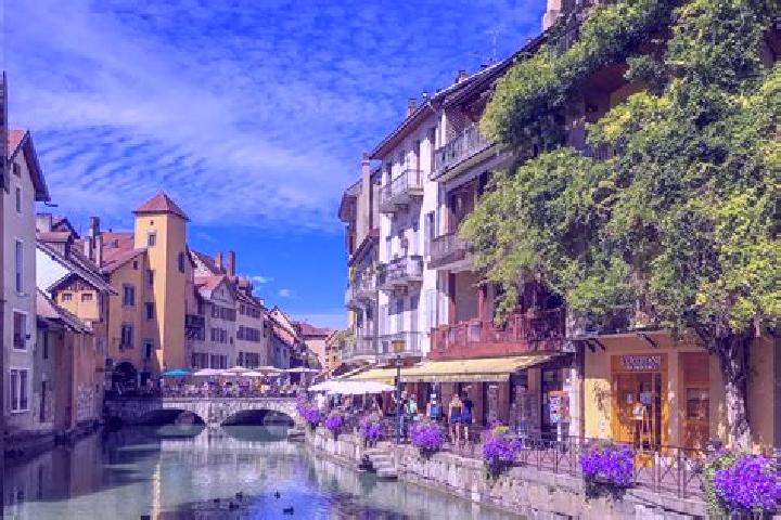 Lillian, 35 — Escort in Sainte-Christine, France