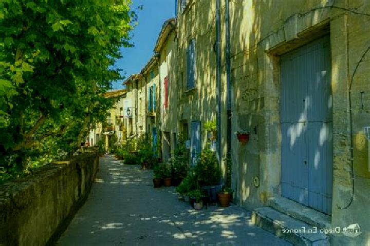 Lillian, 35 — Escort in Uzes, France