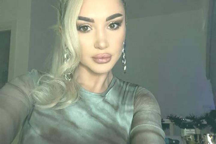 Lillian, 36, a blonde brown-eyed european companion based in Le Sappey-en-Chartreuse. Offering Domination, Prostate Massage, BDSM, GFE. Available for incall ...
