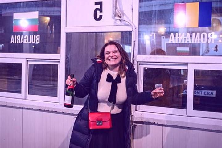 Lillian, 36 — Escort in Homesti, Romania
