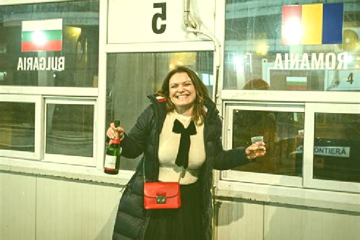 Lillian, 36 — Escort in Secusigiu, Romania