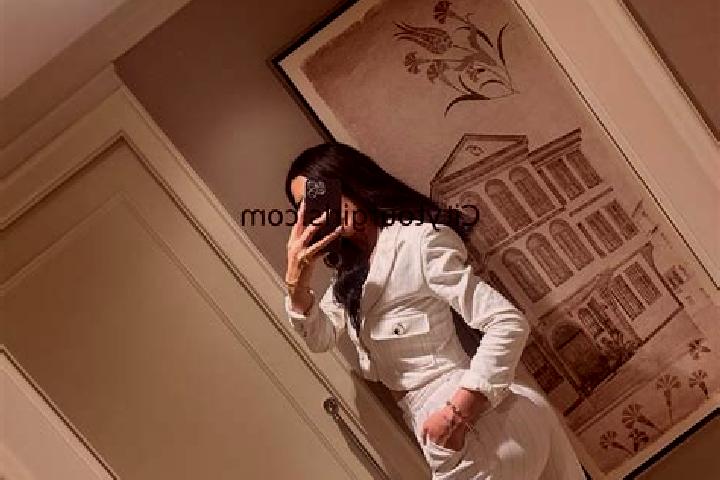Lillian, 37, a black amber-eyed middle eastern companion based in Bank. Offering Dinner Date, Deep French Kissing, Girlfriend Experience. Available for incal...