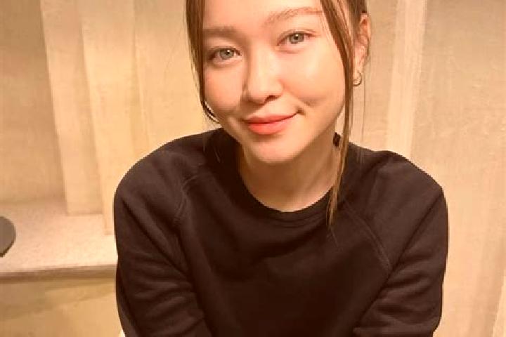 Lillian, 37, a chestnut blue-eyed asian companion based in Chelyabinsk. Offering GFE, Overnight, Prostate Massage, Party Girl, Tantra. Available for incall a...