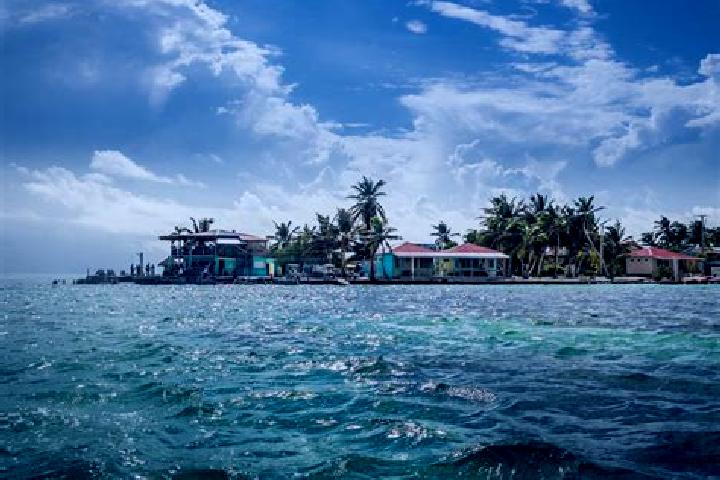 Lillian, 37 — Escort in Caledonia, Belize
