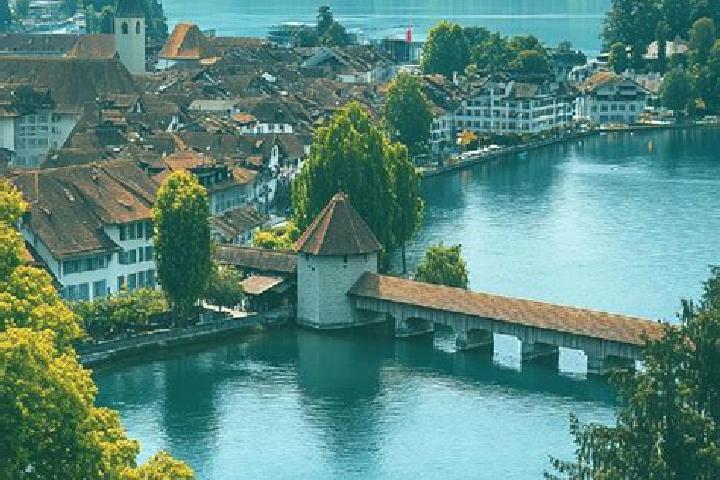 Lillian, 37 — Escort in Teufenthal, Switzerland