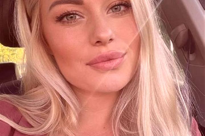 Lillian, 38, a blonde hazel-eyed middle eastern companion based in Wangqing. Offering Dinner Date, Duos, Prostate Massage. Available for incall and outcall, ...